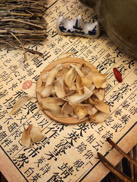 干百合中藥材滋補(bǔ)品的視覺魅力與中醫(yī)藥文化內(nèi)涵
